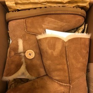 UGG Bailey Button Boots [Never Worn] [on hold]
